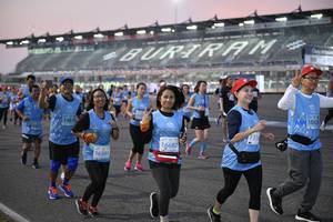 BIB: 50165, 53272
                            <button type="button" onclick="openModal(10463286)" class="btn btn-primary btn-sm float-right btn-popup" data-toggle="modal" data-target=".modal-high-quality">
                        <i class="fas fa-shopping-cart"></i> Add to Cart
                    </button>
                                            <button type="button" onclick="isThisMe(10463286, true)" class="btn btn-success btn-sm float-right btn-popup btn-isme hidden" data-toggle="tooltip" data-placement="bottom" title="นี่คือรูปของคุณใช่ไหม คลิกที่นี่เพื่อเอาเข้าอัลบั้ม">
                        <i class="fas fa-plus"></i> Add to album
                    </button>
                    <button type="button" onclick="isThisMe(10463286, false)" class="btn btn-warning btn-sm float-right btn-popup btn-isnotme hidden">
                        <i class="fas fa-ban"></i> Remove from album
                    </button>